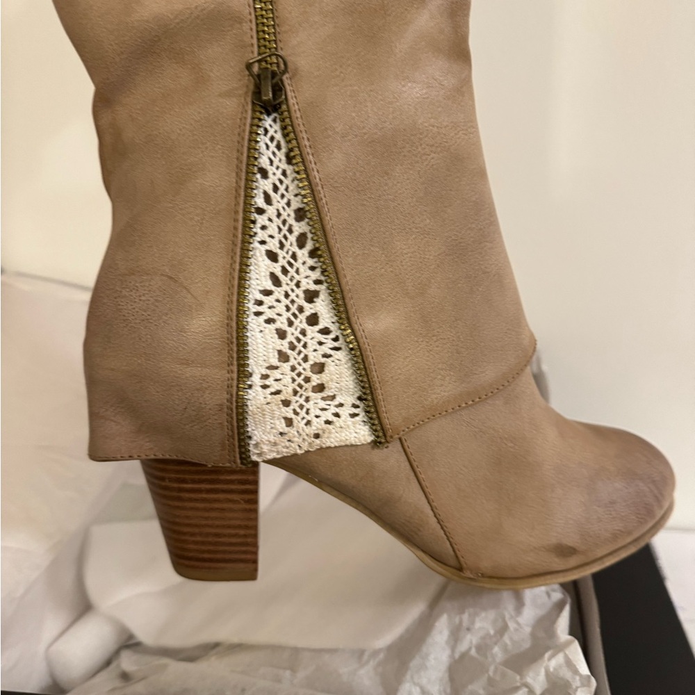 Stylish Beige Boots with Crochet Detail